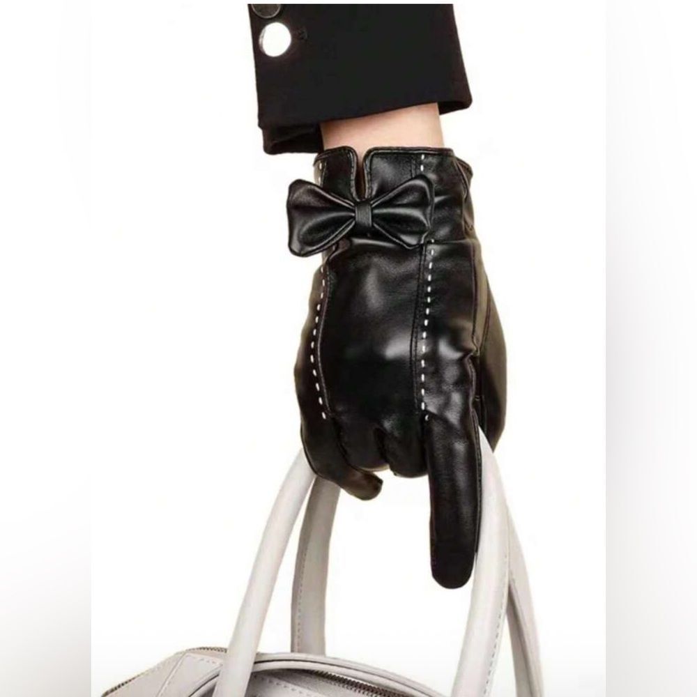 🌺Coquette🌺 Luxe Faux PU Leather Fur Lined Touchscreen Driving Gloves